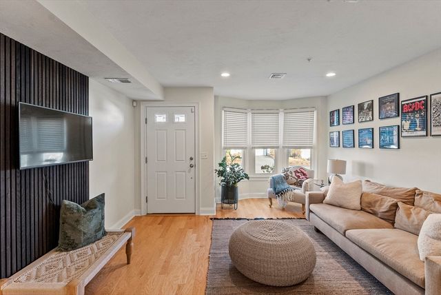 60 Robbins Rd. 25, Plymouth, MA 02360