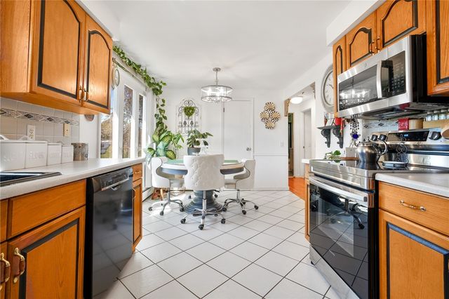 1 Pinehurst Road, East Providence, RI 02915
