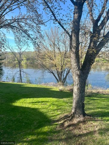 607 E River Street, Monticello, MN 55362