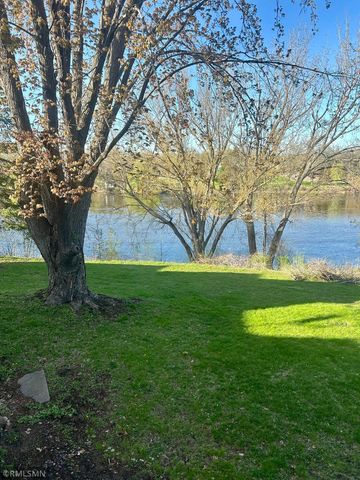 607 E River Street, Monticello, MN 55362