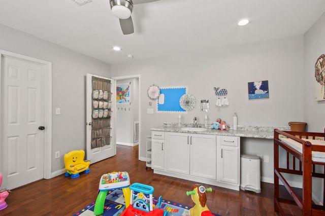 5302 Treaschwig Road, Spring, TX 77373