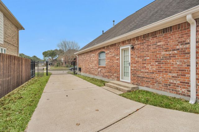 22951 Heathercroft Drive, Katy, TX 77450