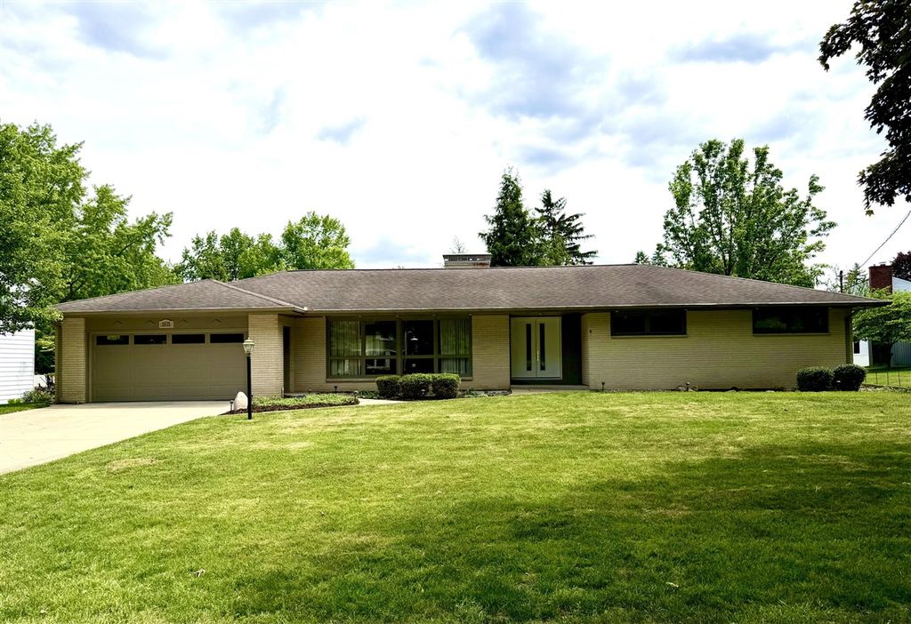 1935 Skyler Drive, Kalamazoo, MI 49008