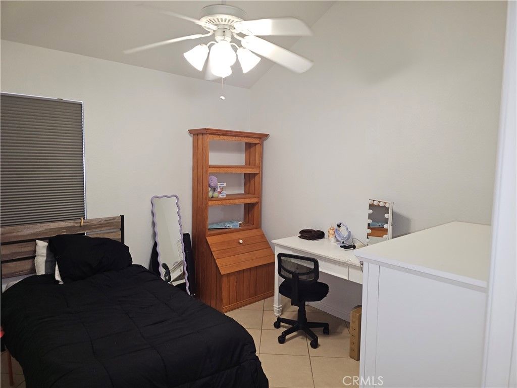 Image 12 of property listing at 27629 7th Street, Highland, CA 92346