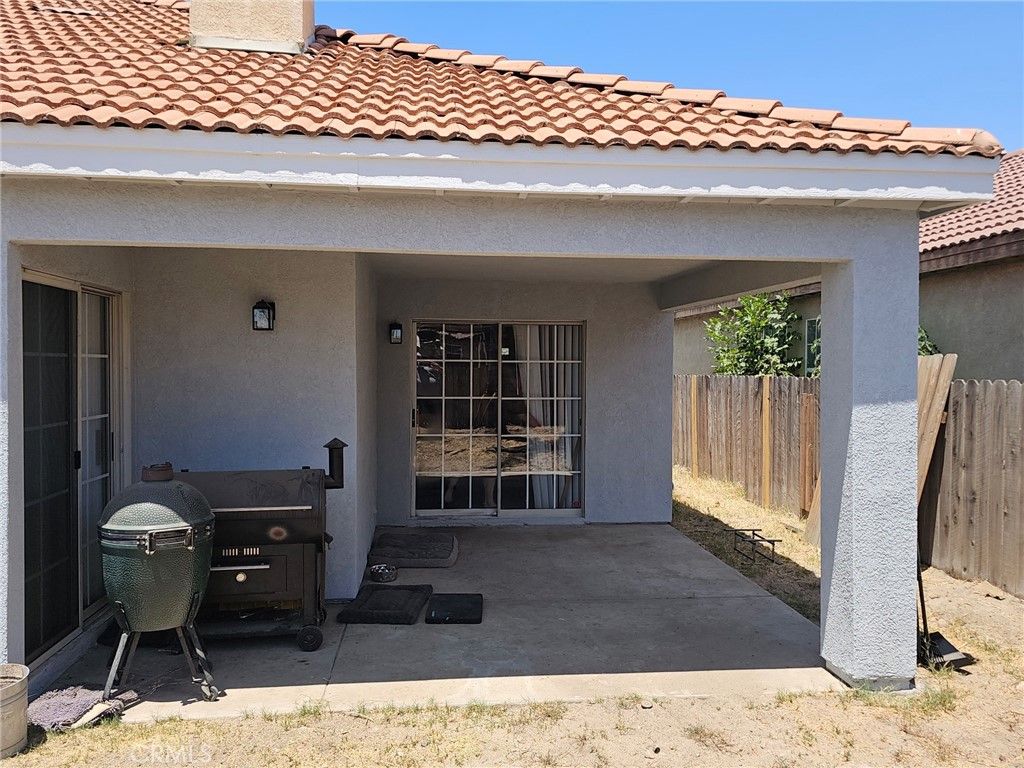 Image 18 of property listing at 27629 7th Street, Highland, CA 92346