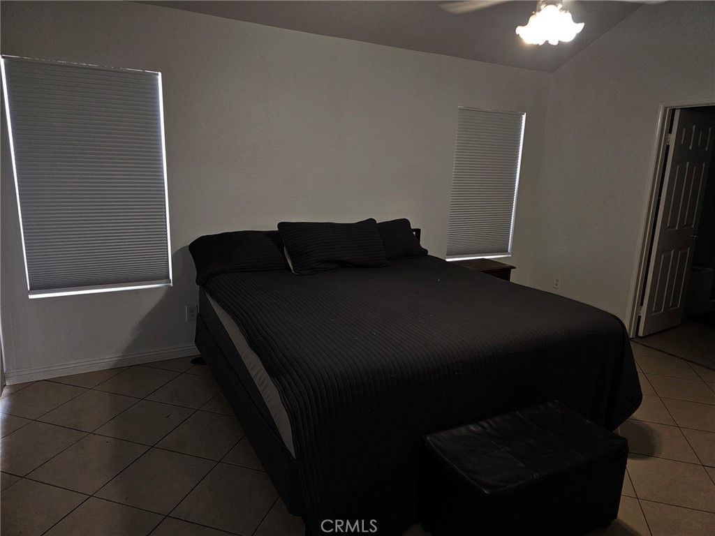 Image 7 of property listing at 27629 7th Street, Highland, CA 92346