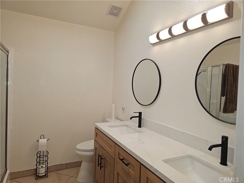 Image 9 of property listing at 27629 7th Street, Highland, CA 92346