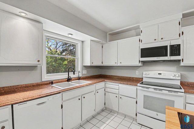 2508 W 31st St Street, Sioux Falls, SD 57105
