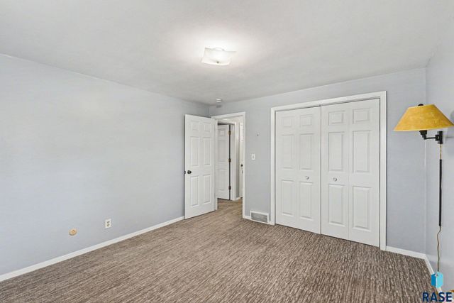 2508 W 31st St Street, Sioux Falls, SD 57105