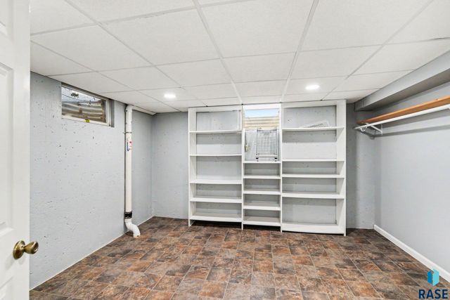 2508 W 31st St Street, Sioux Falls, SD 57105