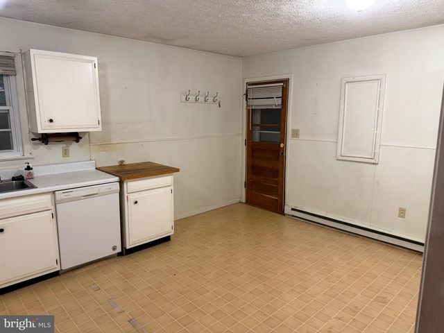 7628 MARTINSBURG PIKE, Shepherdstown, WV 25443