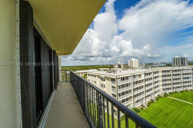 200 Beach Rd 701, Tequesta, FL 33469