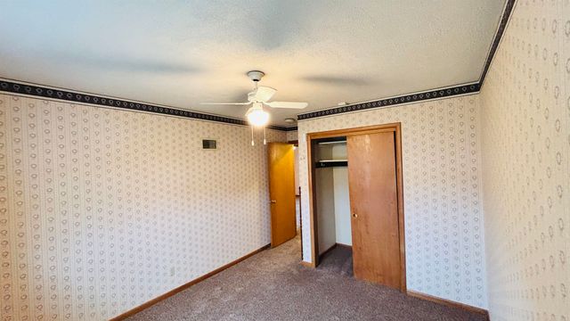 101 Alice Ave, Newton, KS 67114