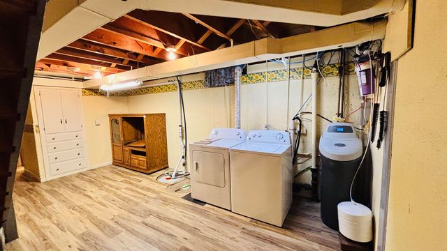 101 Alice Ave, Newton, KS 67114