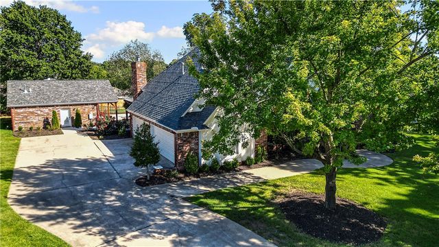 3689 Thornbury Drive, Springdale, AR 72764