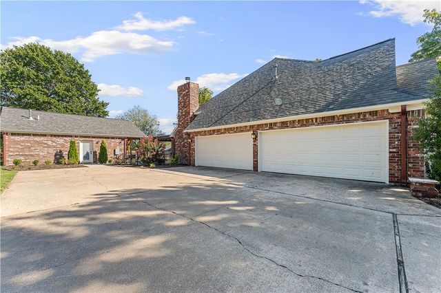 3689 Thornbury Drive, Springdale, AR 72764