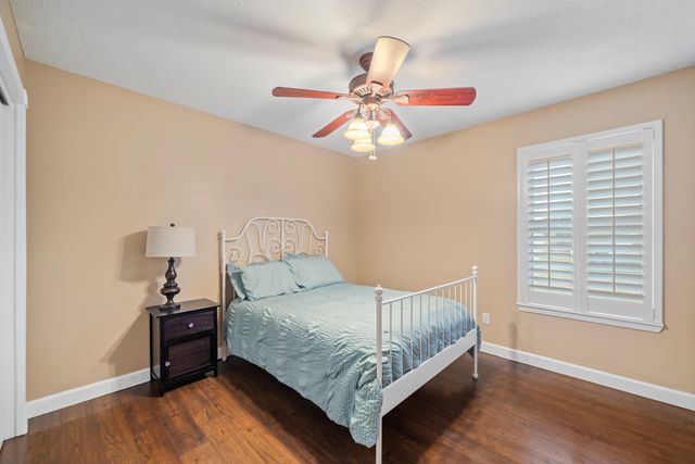 217 Lakeside Lane, Mary Esther, FL 32569