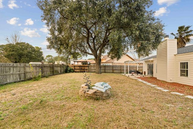 217 Lakeside Lane, Mary Esther, FL 32569