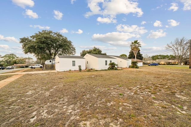 217 Lakeside Lane, Mary Esther, FL 32569