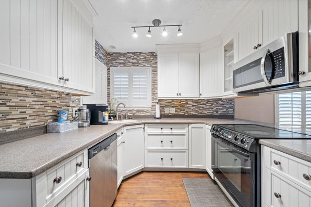 217 Lakeside Lane, Mary Esther, FL 32569