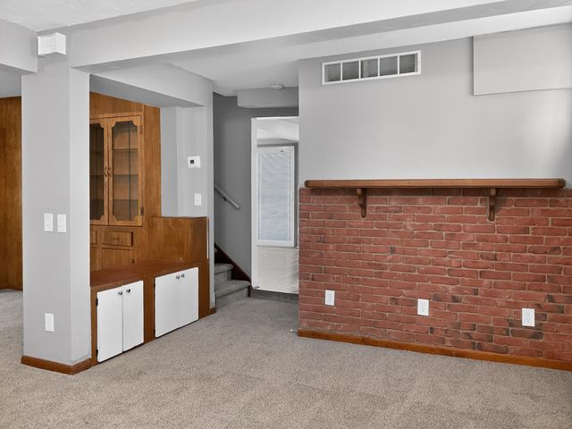 2928 AVENUE G, Council Bluffs, IA 51501