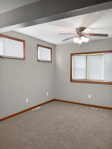 2928 AVENUE G, Council Bluffs, IA 51501