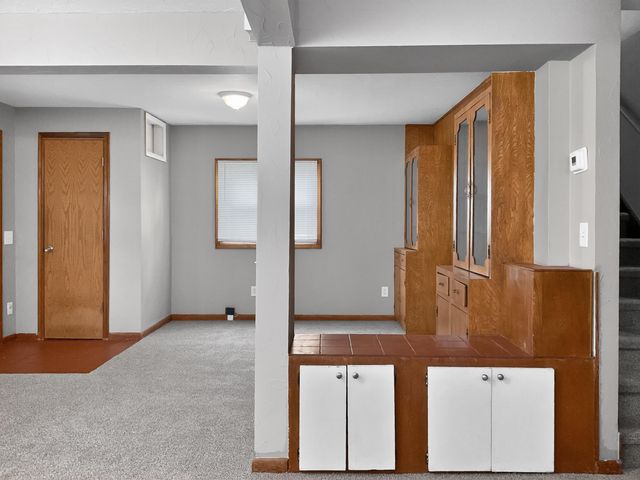 2928 AVENUE G, Council Bluffs, IA 51501