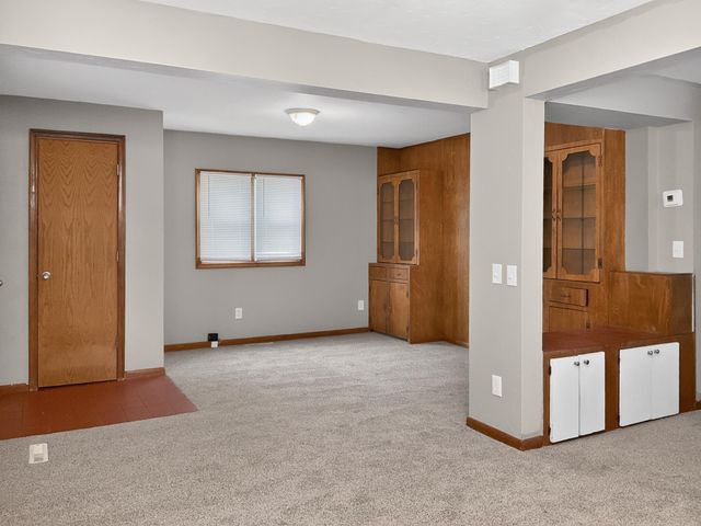 2928 AVENUE G, Council Bluffs, IA 51501
