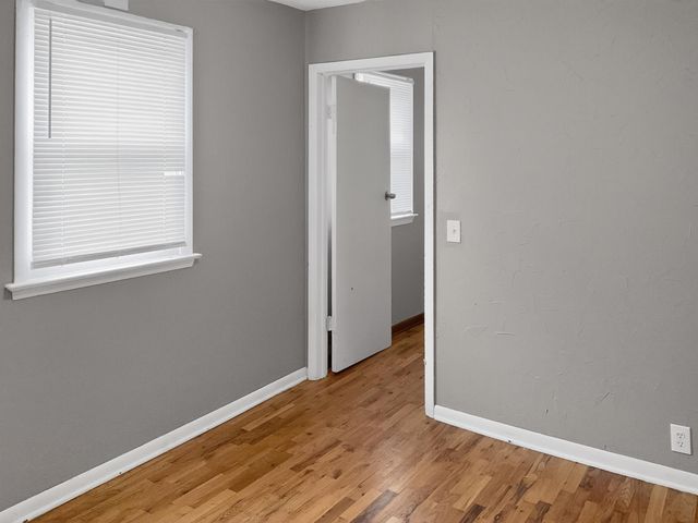2928 AVENUE G, Council Bluffs, IA 51501