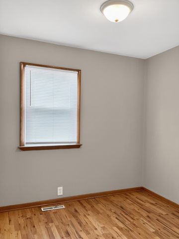 2928 AVENUE G, Council Bluffs, IA 51501