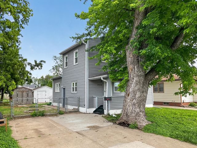 2928 AVENUE G, Council Bluffs, IA 51501