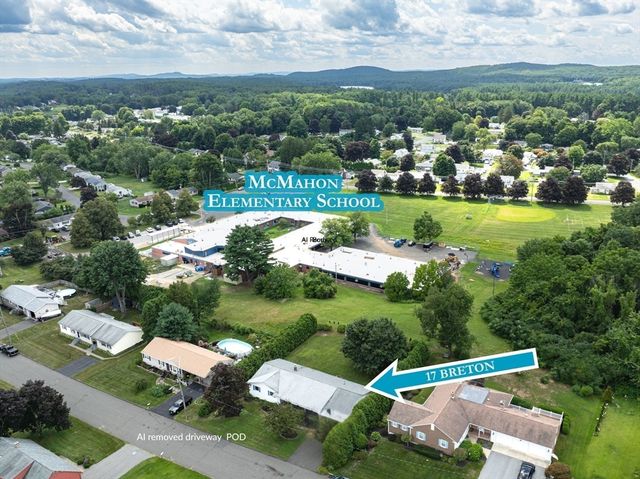 17 Breton Ln, Holyoke, MA 01040