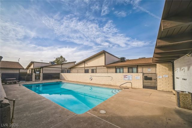 5733 Smoke Ranch Road D, Las Vegas, NV 89108