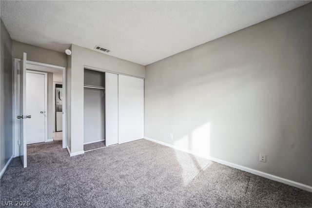 5733 Smoke Ranch Road D, Las Vegas, NV 89108