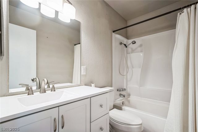 5733 Smoke Ranch Road D, Las Vegas, NV 89108