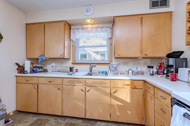 619 W RANDOLPH STREET, Wausau, WI 54401