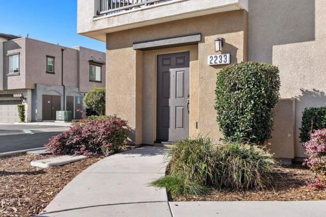 2233 Solara Lane, Vista, CA 92081