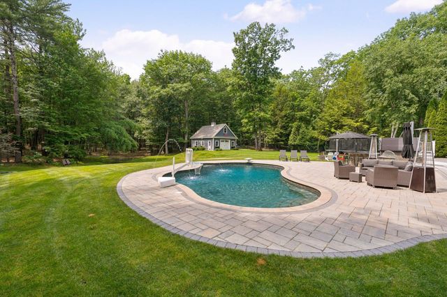 49 Sleepy Hollow Drive, Greenland, NH 03840