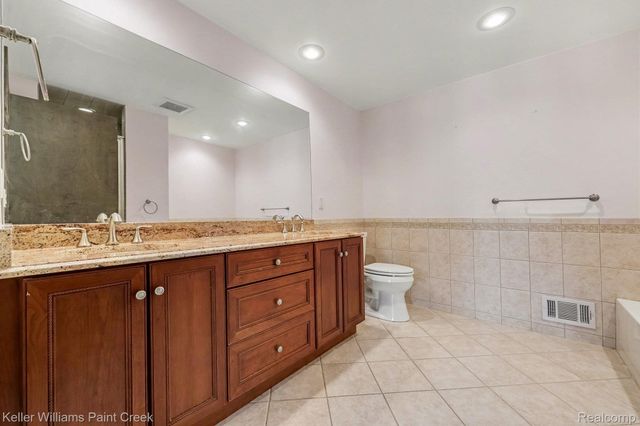 2717 Powderhorn Ridge Road, Rochester Hills, MI 48309