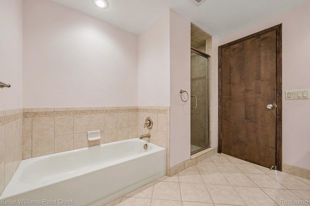 2717 Powderhorn Ridge Road, Rochester Hills, MI 48309