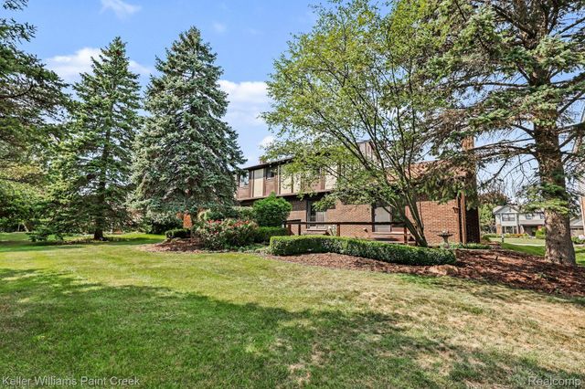 2717 Powderhorn Ridge Road, Rochester Hills, MI 48309