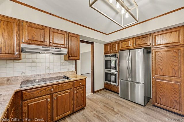 2717 Powderhorn Ridge Road, Rochester Hills, MI 48309