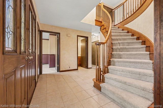 2717 Powderhorn Ridge Road, Rochester Hills, MI 48309