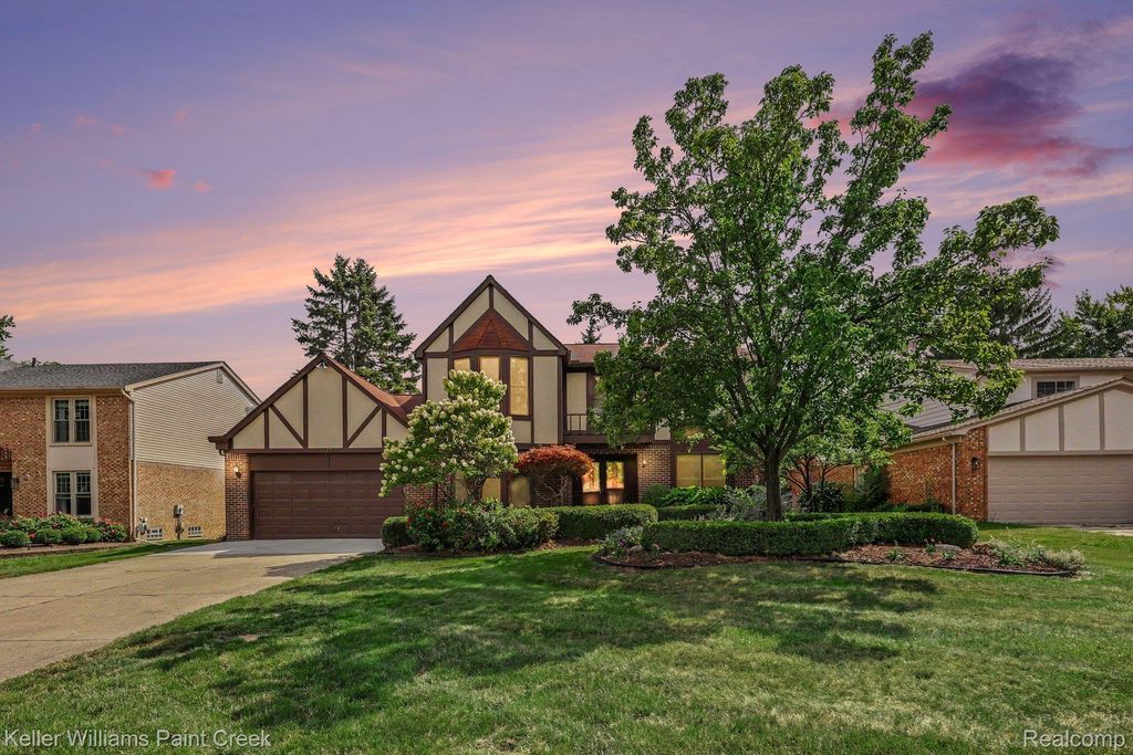 2717 Powderhorn Ridge Road, Rochester Hills, MI 48309