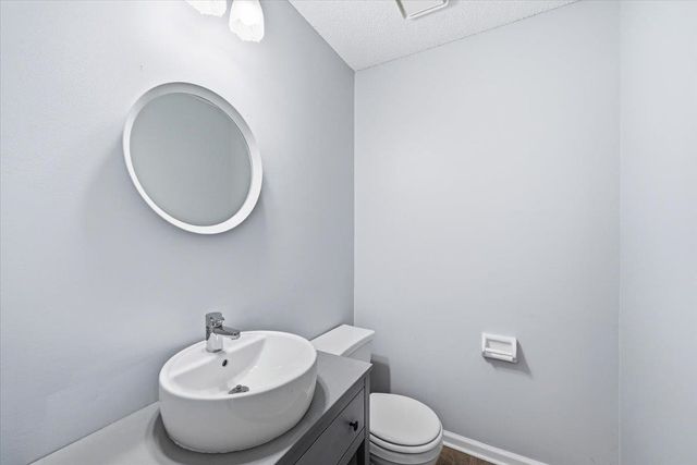 8678 WOOD MILLS DR W, Memphis, TN 38016