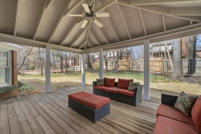 8678 WOOD MILLS DR W, Memphis, TN 38016