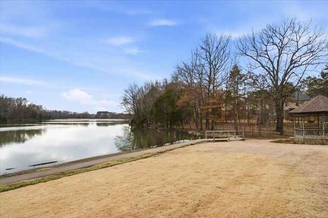 8678 WOOD MILLS DR W, Memphis, TN 38016