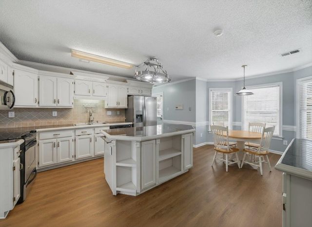 8678 WOOD MILLS DR W, Memphis, TN 38016