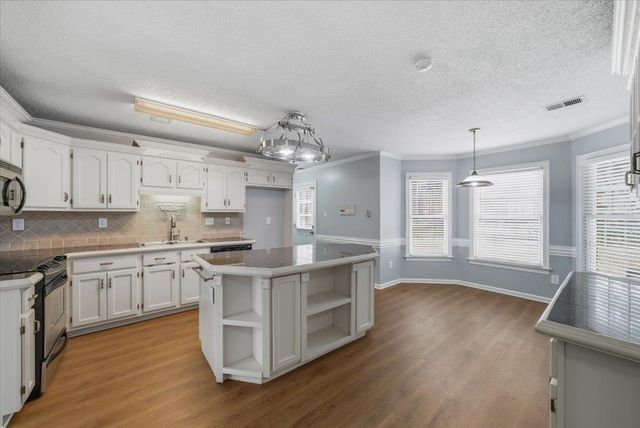 8678 WOOD MILLS DR W, Memphis, TN 38016