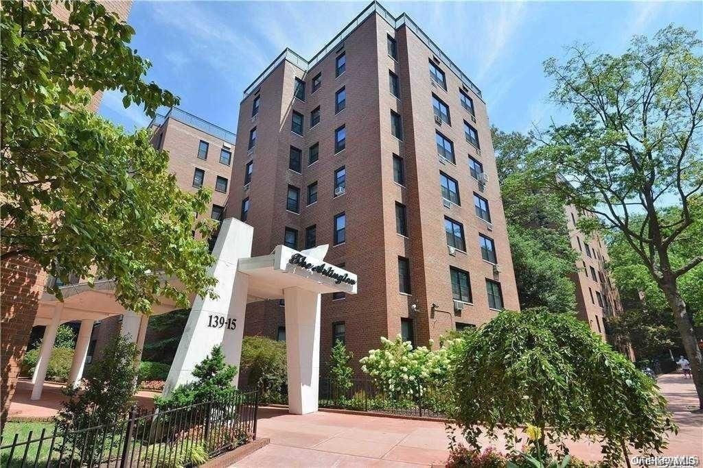 139-15 83rd Avenue 407, Briarwood, NY 11435